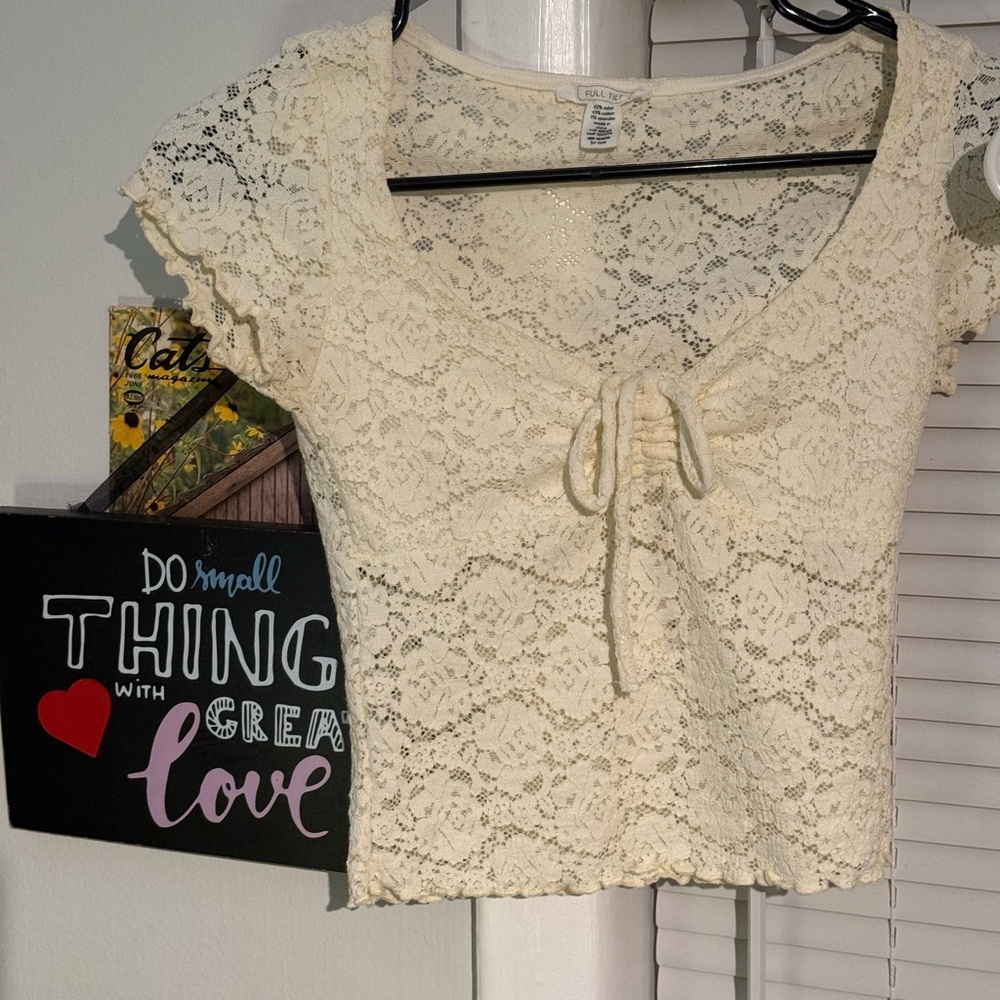 Tilly's Cream Cap Sleeve Tie Front Crop Blouse